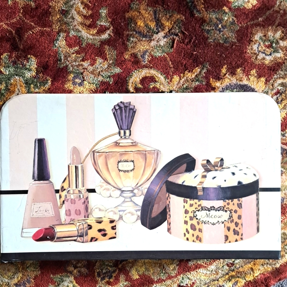 Interior Accents Make Up Box